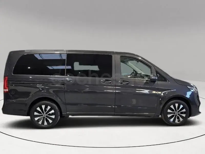 Usado Mercedes V250 190 CV (139 kW) 2023 Negro Monovolumen