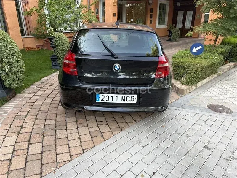 Usado BMW 118 143 CV (105 kW) 2007 Negro Utilitario