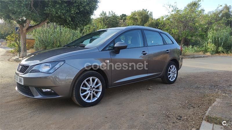 Gris / plata Usado 2016 Seat Ibiza ST CONNECT Familiar | 7999 € (Precio justo) - Imagen 1/4