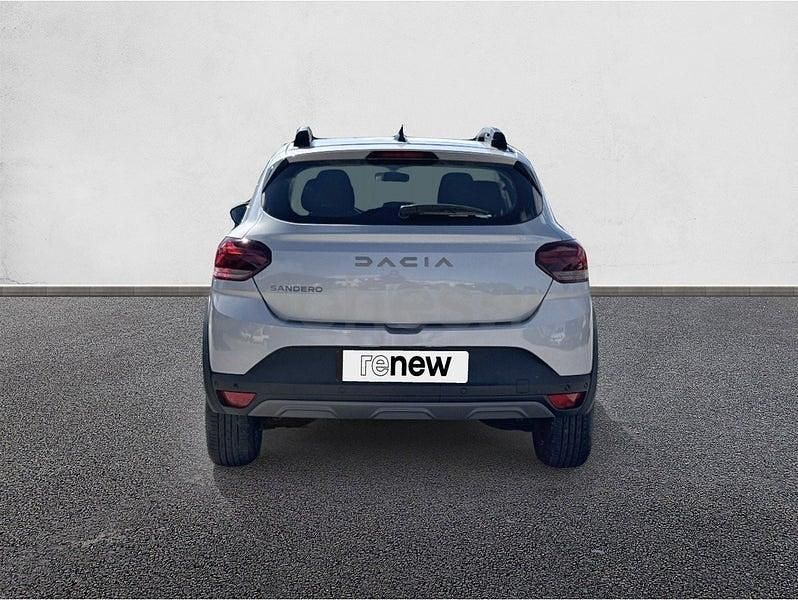 Usado Dacia Sandero Extreme 91 CV (66 kW) 2024 Gris / plata Berlina