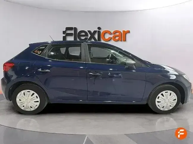 Usado Seat Ibiza CONNECT 75 CV (55 kW) 2018 Azul Utilitario