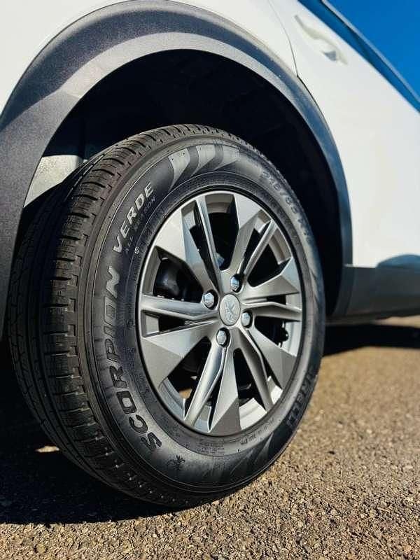 Usado Peugeot 2008 Active 110 CV (80 kW) 2021 Blanco SUV