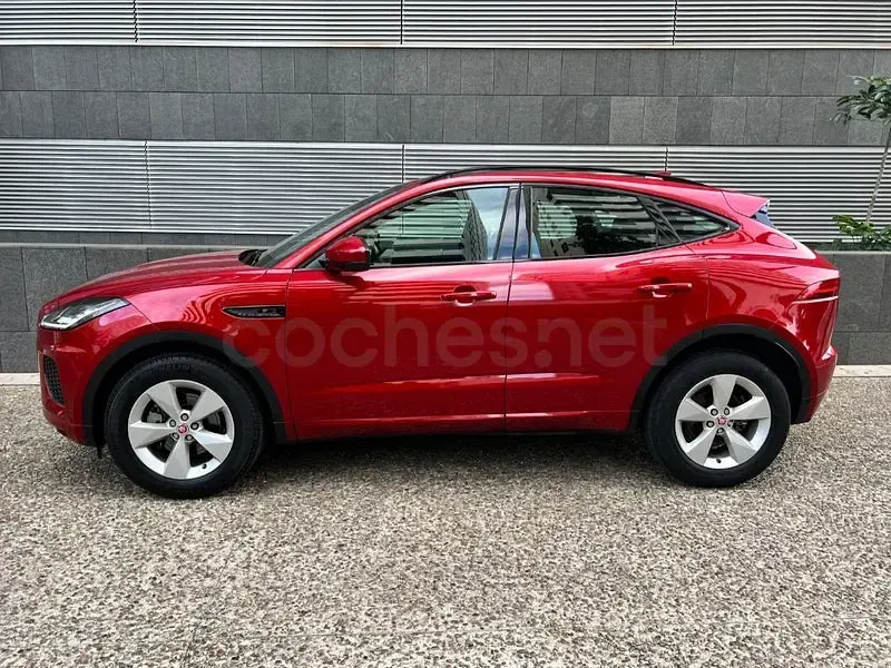 Usado Jaguar E-Pace R-Dynamic 150 CV (110 kW) 2018 Rojo SUV