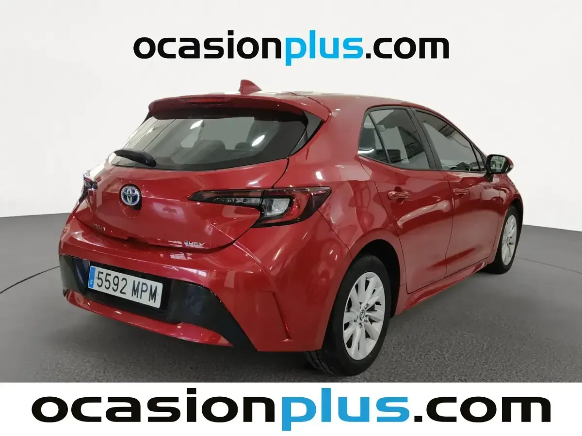 Usado Toyota Corolla Active 140 CV (102 kW) 2024 Rojo Berlina