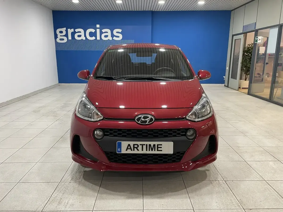 Usado Hyundai i10 GO! 66 CV (48 kW) 2019 Rojo Utilitario