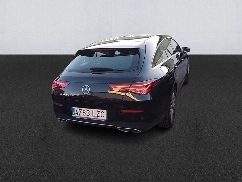 Usado Mercedes CLA250e 218 CV (160 kW) 2022 Negro Berlina