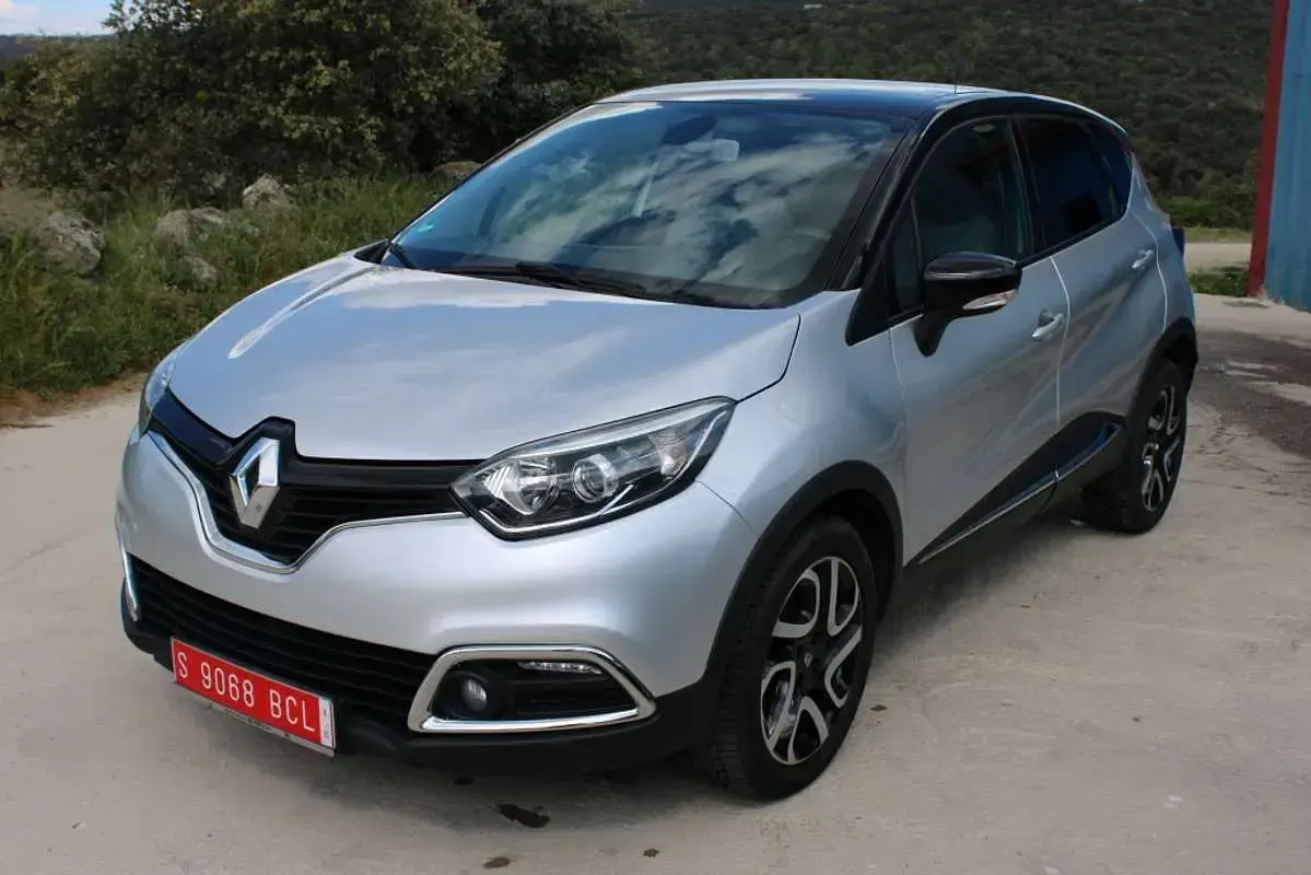 Usado Renault Captur LIMITED 90 CV (66 kW) 2016 Plateado SUV