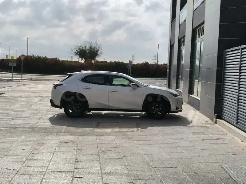 Usado Lexus UX 184 CV (135 kW) 2024 Blanco SUV
