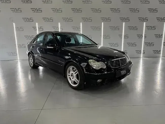 Käytetty Mercedes C32 AMG AMG 358 HP (263 kW) 2001 Musta Sedan