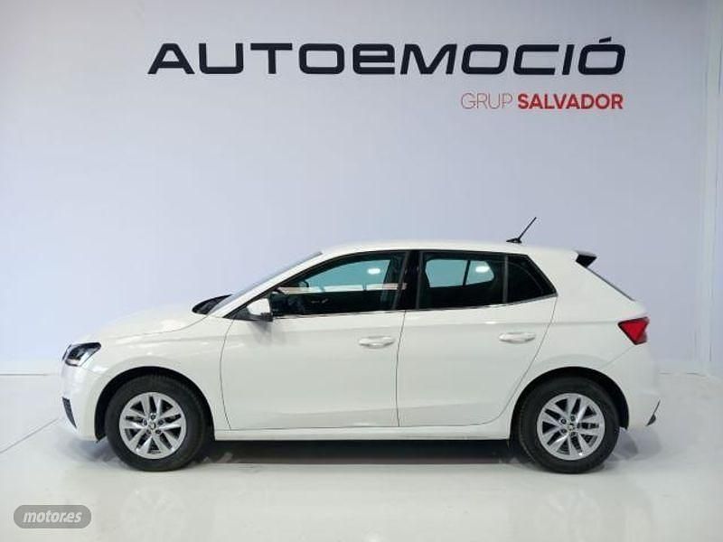 Usado Skoda Fabia Ambition 95 CV (69 kW) 2022 Blanco Utilitario