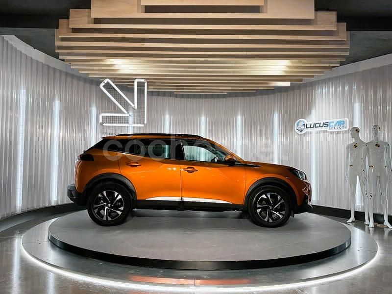 Usado Peugeot 2008 Allure 110 CV (80 kW) 2021 Naranja SUV