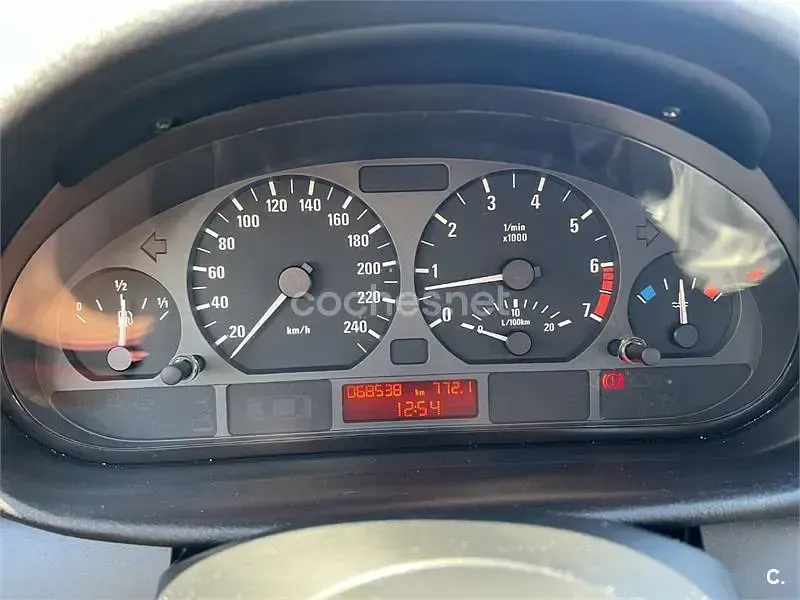 Usado BMW 318 118 CV (86 kW) 2002 Gris / plata Berlina