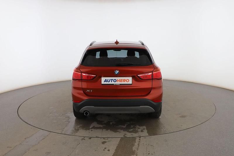 Usado BMW X1 Sport Line 115 CV (84 kW) 2018 Naranja SUV