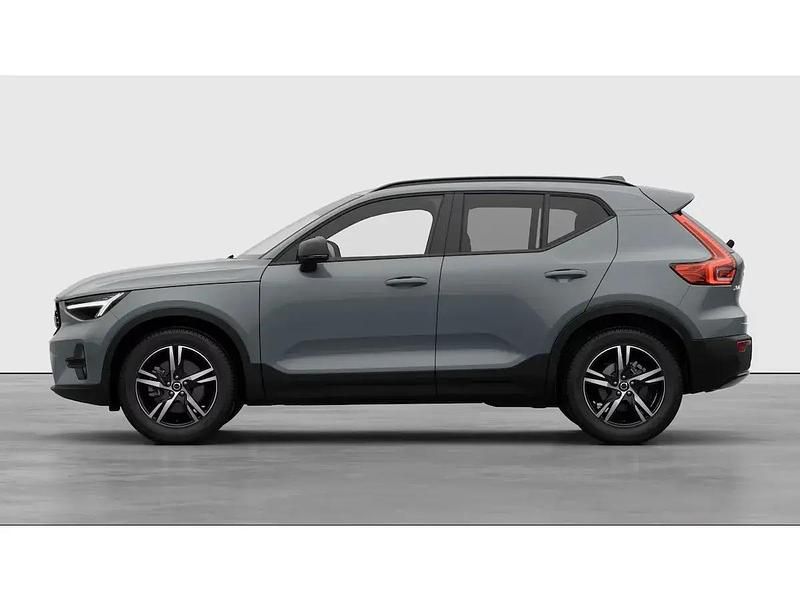 Ny Volvo XC40 Plus 163 HK (119 kW) 2026 Grå SUV
