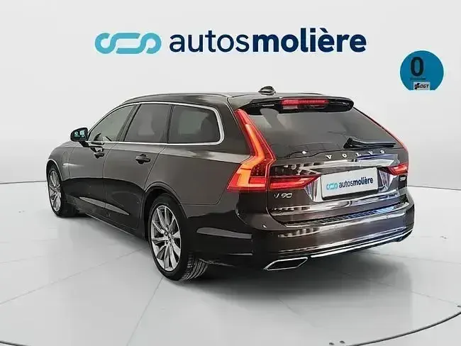 Begagnad Volvo V90 Momentum 390 HK (286 kW) 2019 Orange Kombi