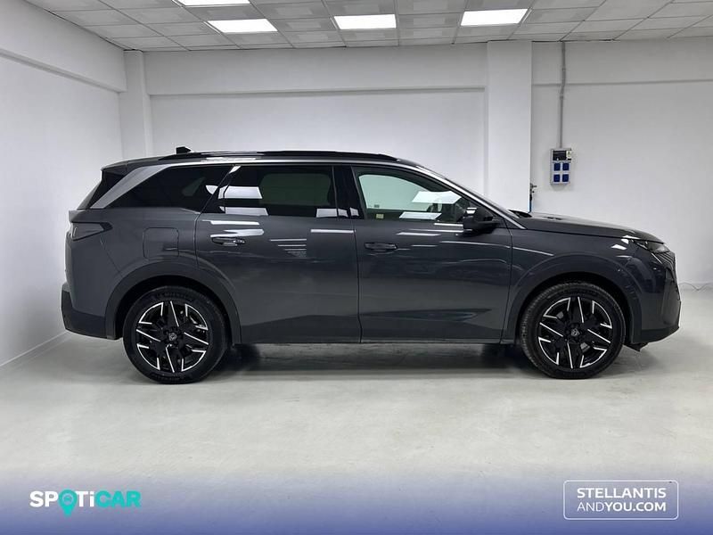 Usado Peugeot 5008 Allure 145 CV (106 kW) 2025 Gris SUV