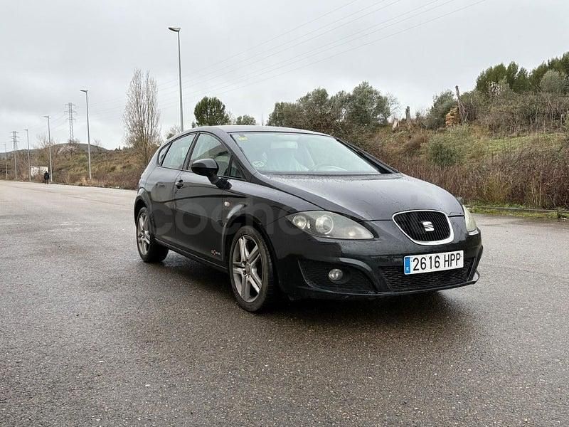 Usado Seat Leon Copa 105 CV (77 kW) 2013 Negro Berlina