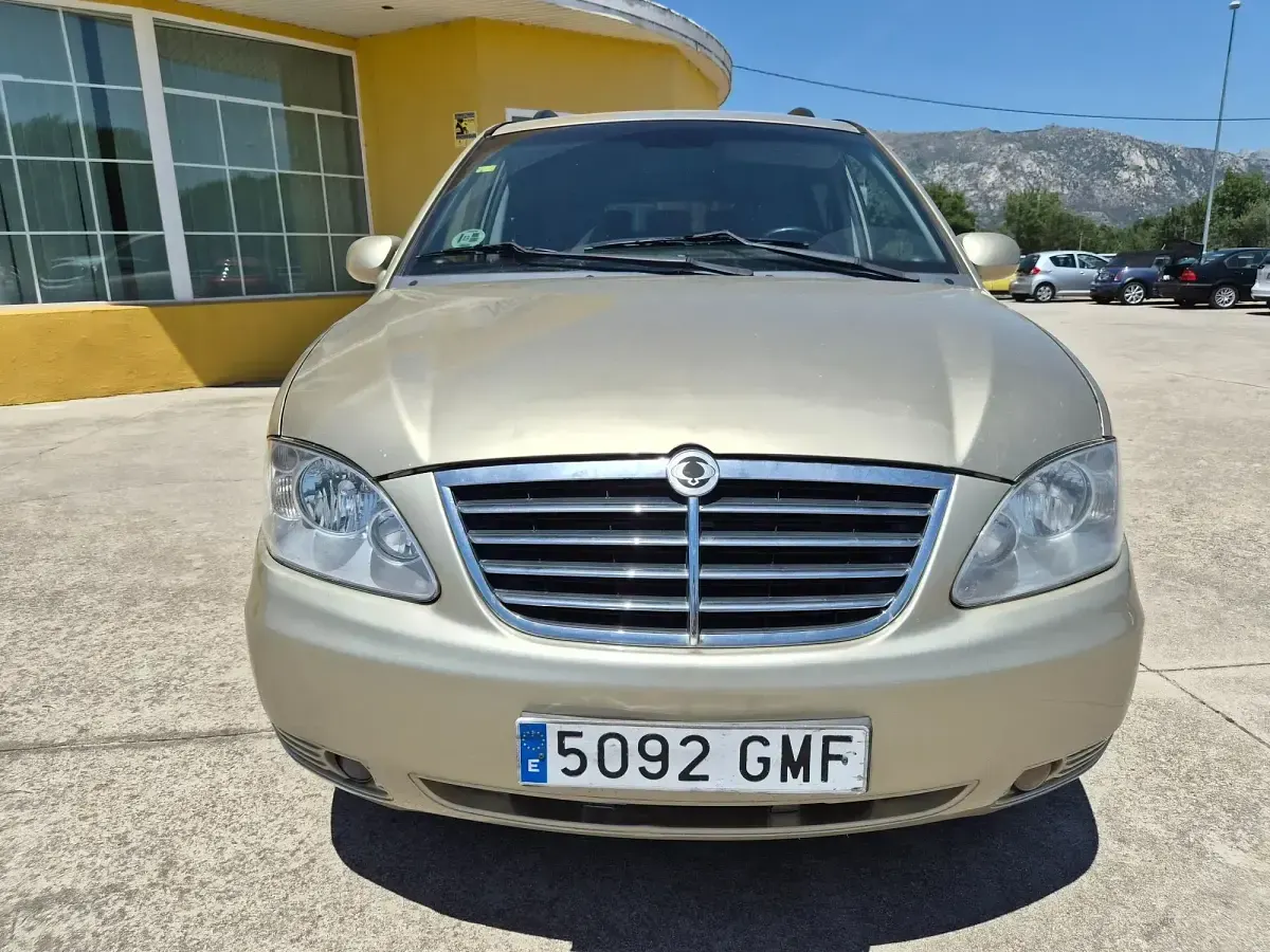 Usado SsangYong Rodius Limited 165 CV (121 kW) 2009 Monovolumen