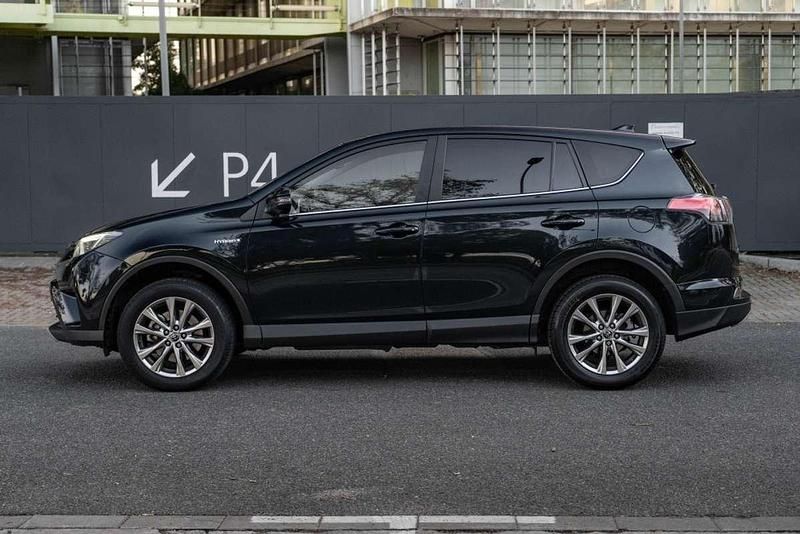 Usado Toyota RAV4 Hybrid Executive 197 CV (144 kW) 2017 Azul SUV