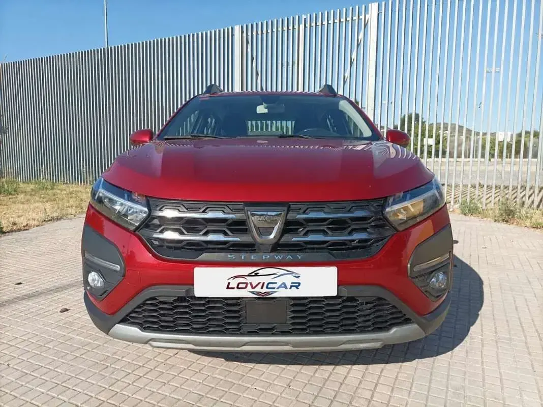 Usado Dacia Sandero Comfort 101 CV (74 kW) 2021 Burdeos Utilitario