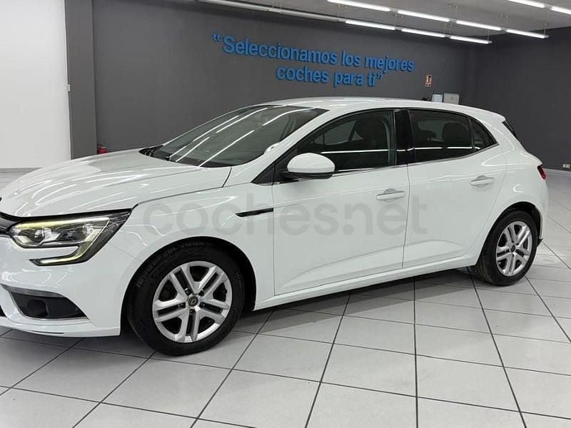 Usado Renault Mégane IV Business 115 CV (84 kW) 2020 Blanco Berlina