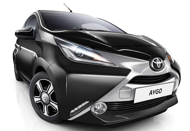 Usado Toyota Aygo X-play 72 CV (52 kW) 2016 Rojo Utilitario