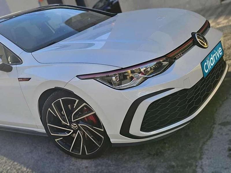 Usado VW Golf VIII GTI 245 CV (180 kW) 2021 Blanco Utilitario