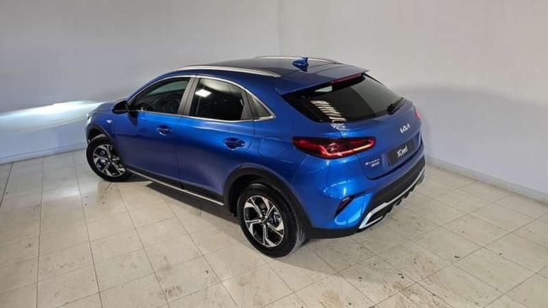 Usado Kia XCeed 101 CV (74 kW) 2025 Azul SUV