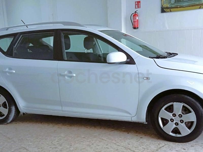 Usado Kia Ceed Active 126 CV (92 kW) 2011 Blanco Utilitario
