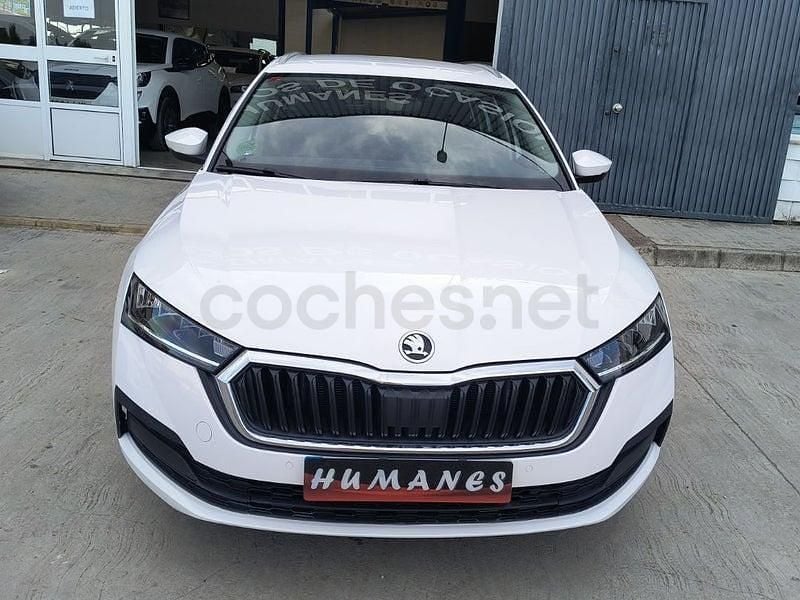Usado Skoda Octavia Style 150 HP (110 kW) 2020 Branco Carrinha