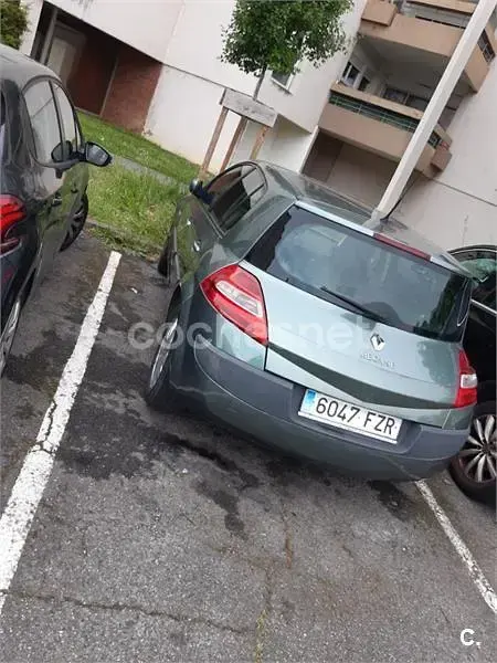Usado Renault Mégane III Dynamique 85 CV (62 kW) 2008 Verde Berlina