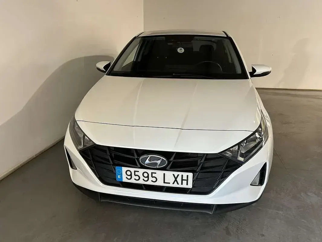 Usado Hyundai i20 84 CV (61 kW) 2022 Blanco Utilitario