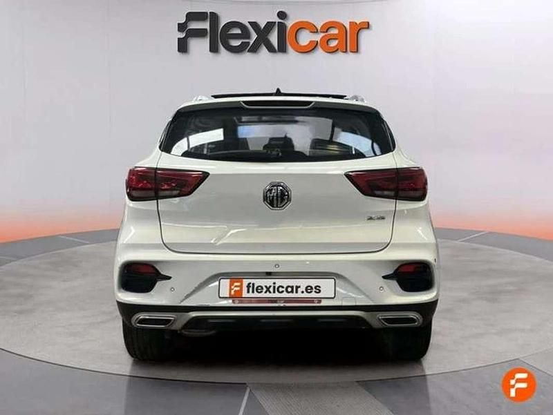 Usado MG ZS Luxury 111 CV (81 kW) 2023 Blanco SUV