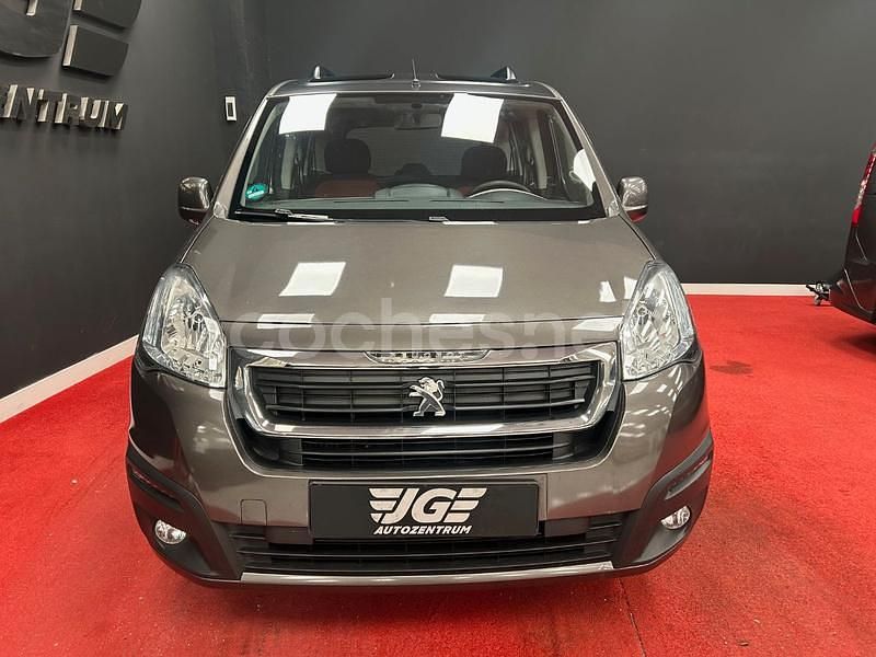 Usado Peugeot Partner Tepee Active 120 CV (88 kW) 2015 Gris / plata Monovolumen