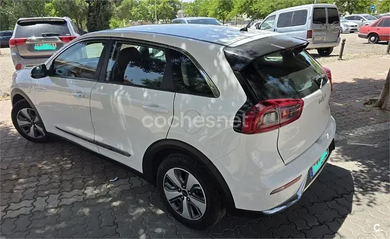 Usado Kia Niro 141 CV (103 kW) 2018 Blanco SUV