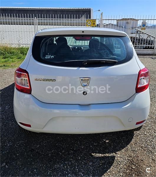 Usado Dacia Sandero Ambiance 75 CV (55 kW) 2015 Blanco Berlina