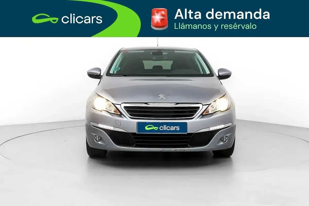 Usado Peugeot 308 Style 130 CV (95 kW) 2017 Gris / plata Berlina