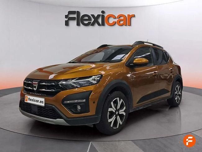 Usado Dacia Sandero Expression 91 CV (66 kW) 2022 Naranja Berlina