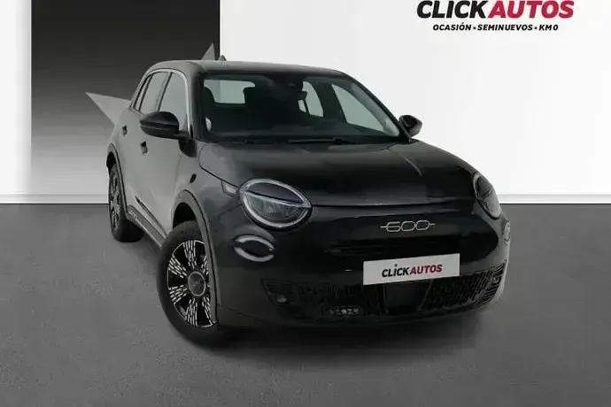 Usado Fiat 600 100 CV (73 kW) 2025 Negro SUV