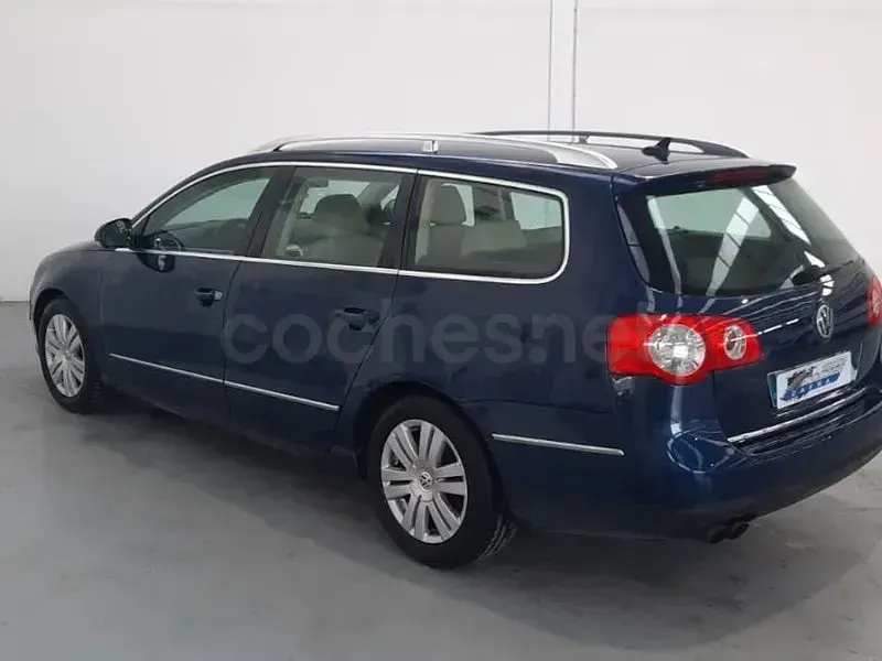Usado VW Passat Advance 140 CV (102 kW) 2010 Azul Familiar