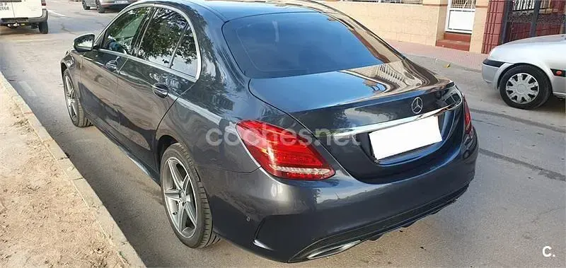 Usado Mercedes C220 170 CV (125 kW) 2014 Gris / plata Berlina