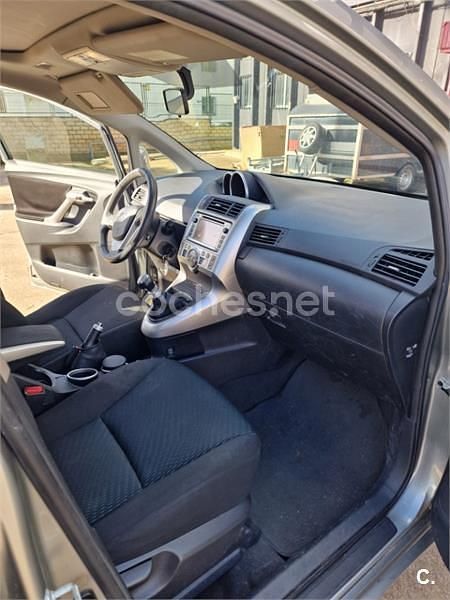 Usado Toyota Verso Active 132 CV (97 kW) 2012 Gris / plata Monovolumen