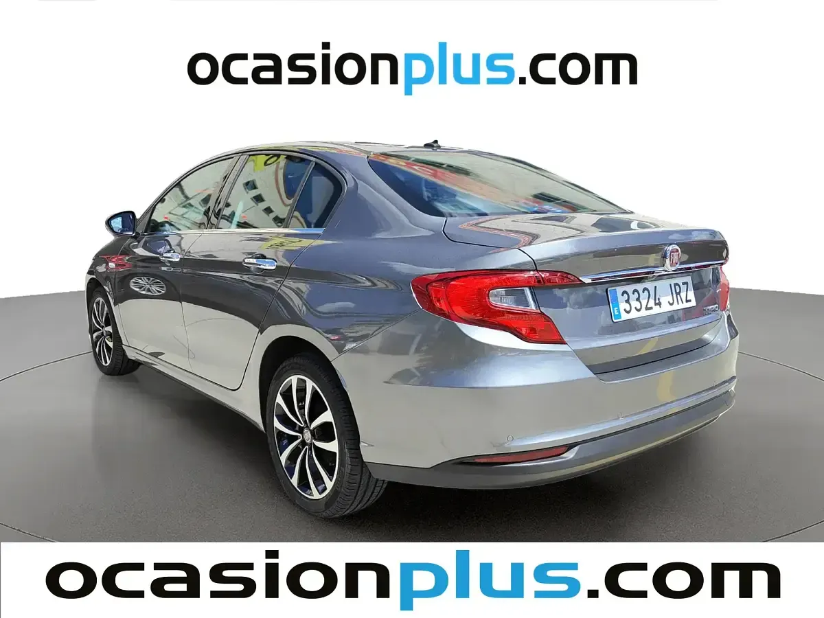 Usado Fiat Tipo Lounge 95 CV (69 kW) 2016 Gris Berlina