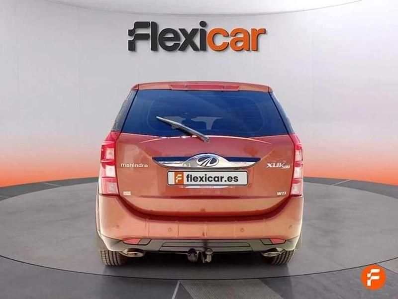 Usado Mahindra XUV500 140 CV (102 kW) 2018 Naranja SUV