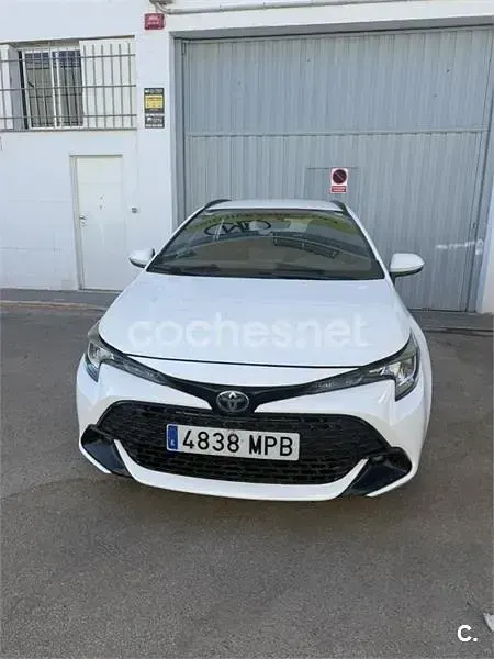 Usado Toyota Corolla Business Edition 140 CV (102 kW) 2024 Blanco Familiar