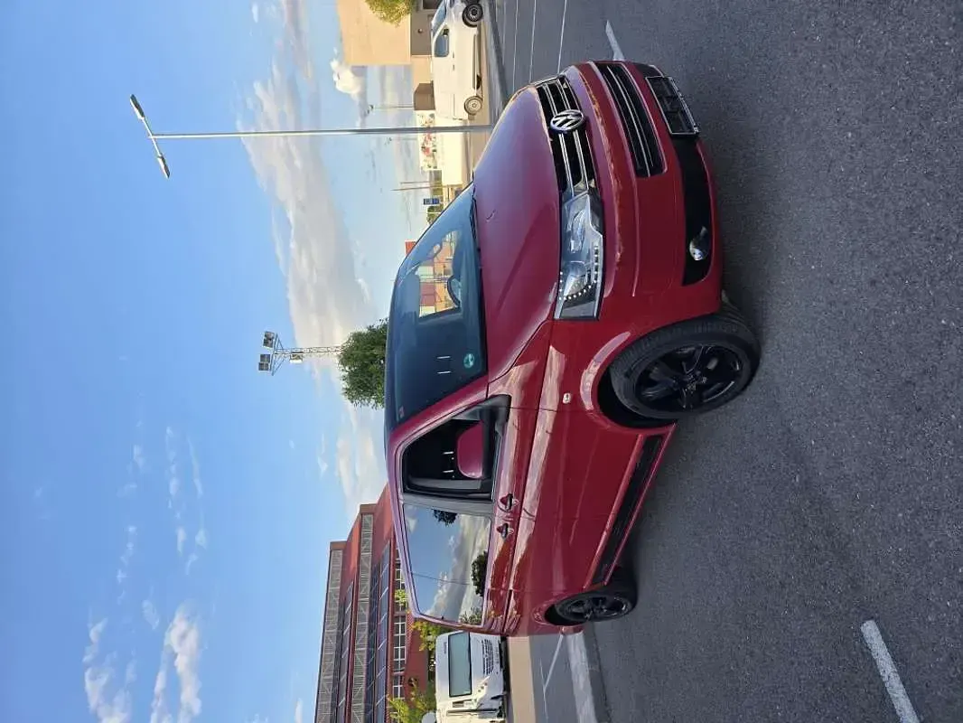 Usado VW Caravelle Comfortline 179 CV (131 kW) 2013 Rojo Van