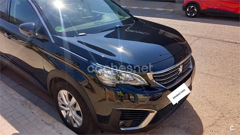 Negro Usado 2018 Peugeot 5008 Active SUV | 12.500 € (Super precio) - Imagen 1/4