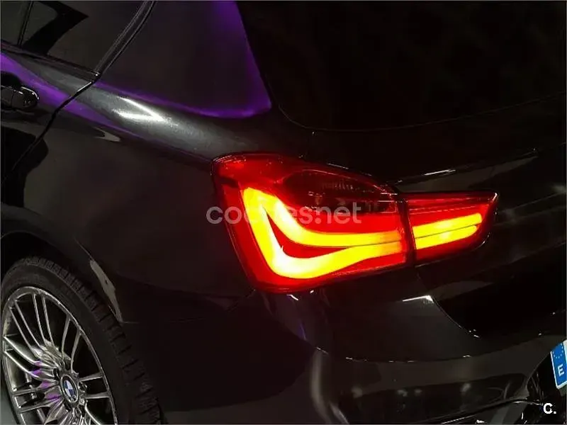 Usado BMW 118 Comfort Edition 136 CV (100 kW) 2017 Negro Utilitario