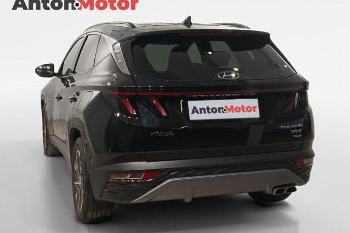 Usado Hyundai Tucson 137 CV (100 kW) 2021 Negro SUV