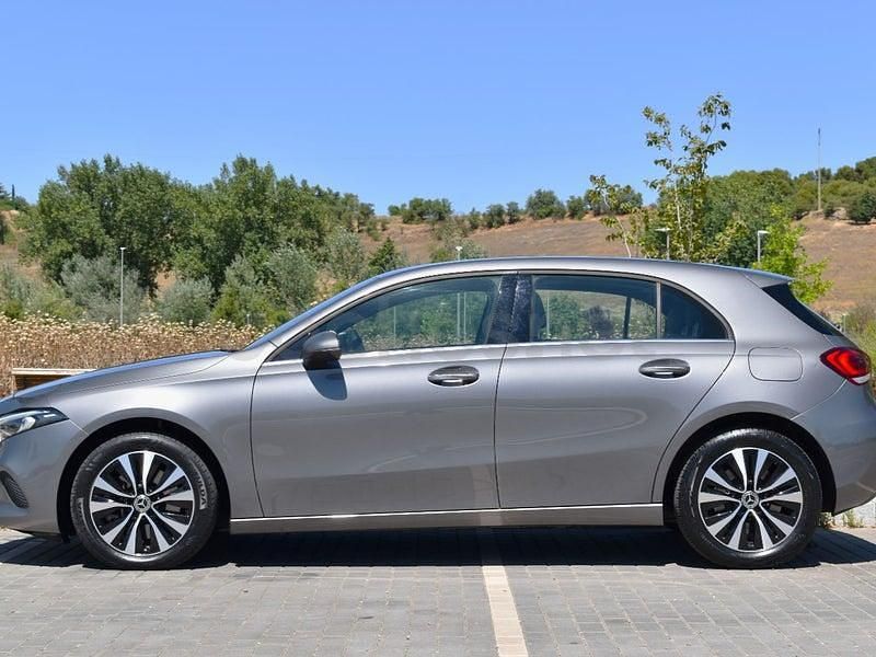 Usado Mercedes A250 218 CV (160 kW) 2021 Gris Berlina